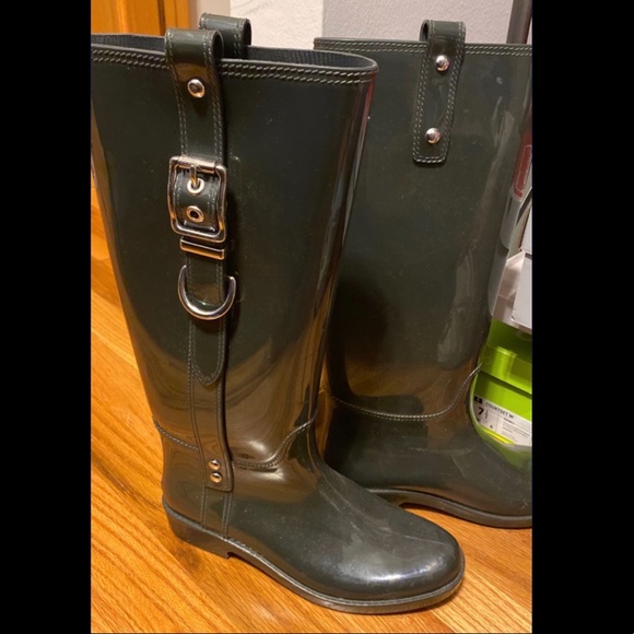 Rain boots - Picture 1 of 2
